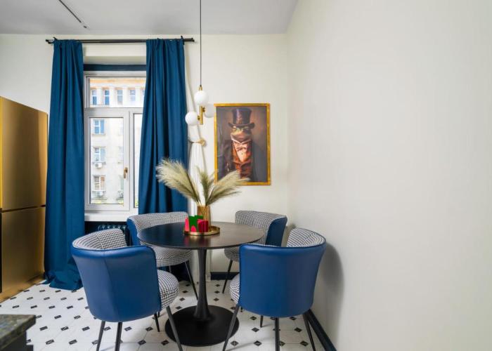 Royal Retreat - Your central designer spot by Flat Mаnager