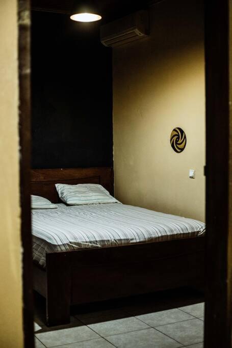 фото Spacious 2BR Roadside Apartment
