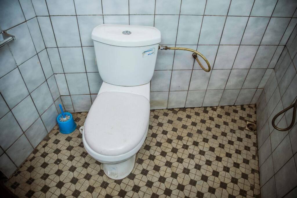 фото Spacious 2BR Roadside Apartment