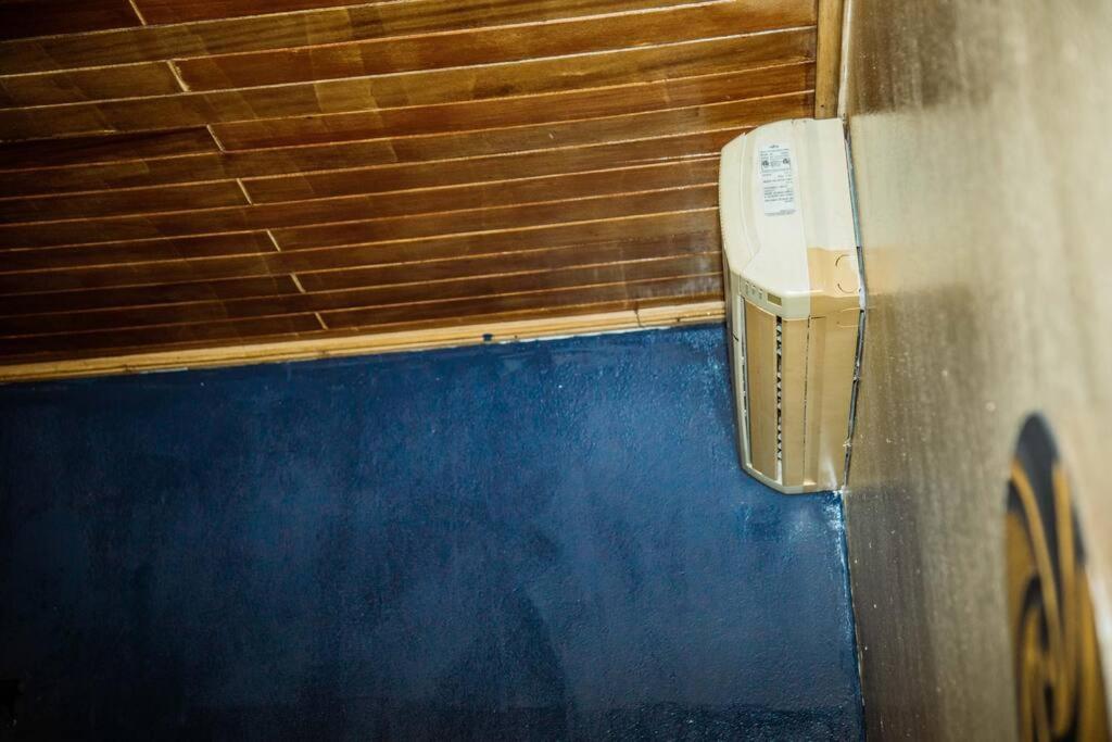 фото Spacious 2BR Roadside Apartment