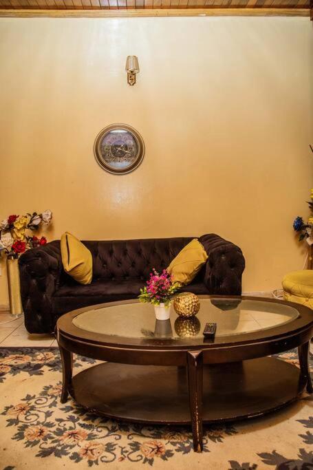 фото Spacious 2BR Roadside Apartment