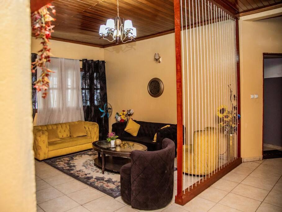 фото Spacious 2BR Roadside Apartment