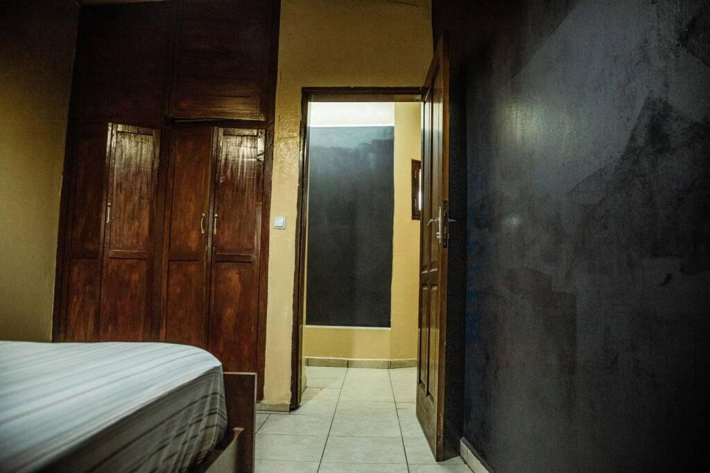 фото Spacious 2BR Roadside Apartment