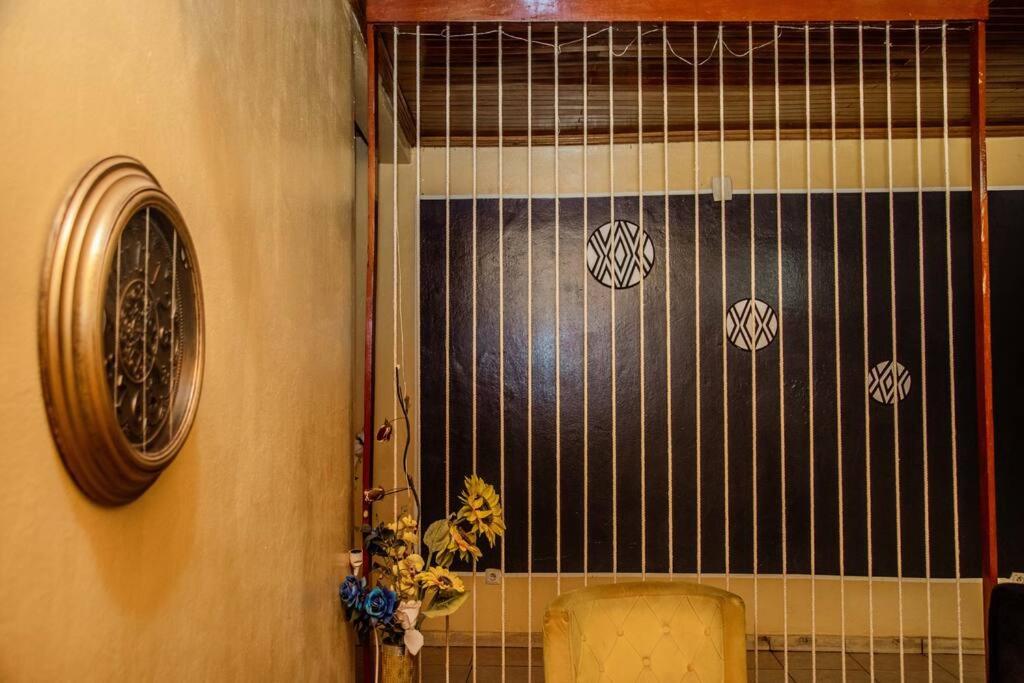 фото Spacious 2BR Roadside Apartment