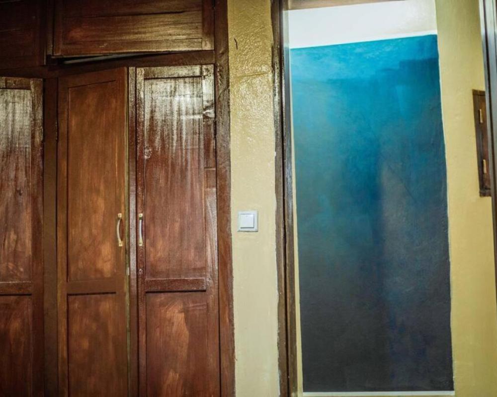 фото Spacious 2BR Roadside Apartment