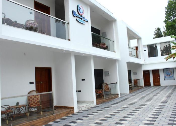 Wavealokam Beach Retreat