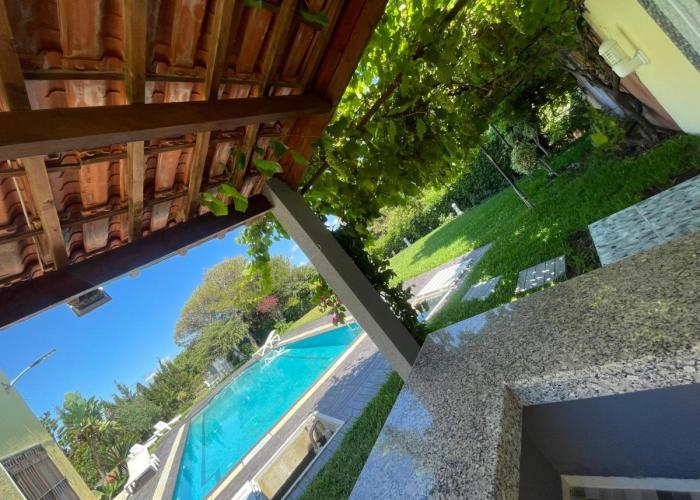 Villa de Luxe avec Vue sur Mer, Grand Jardin et Piscine Privée à Tabarka