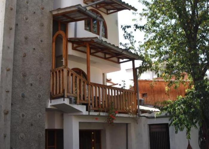 Rajutuna Inn