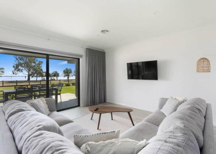 No 1 Marine Cove - Lake Views