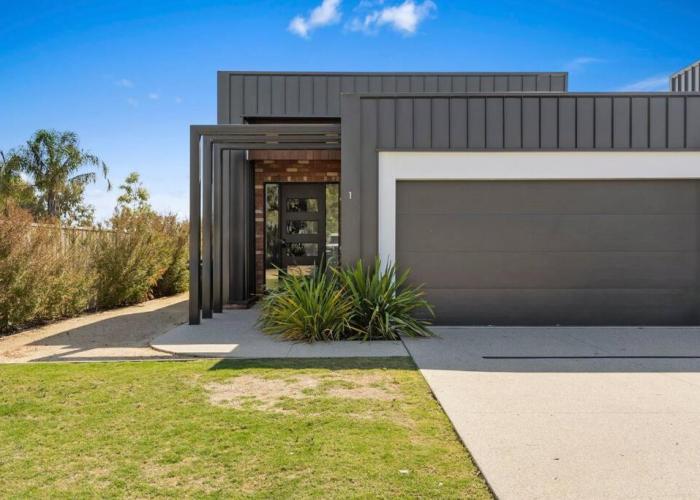 No 1 Marine Cove - Lake Views