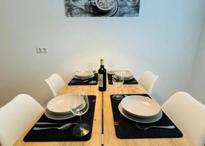 Neu und modern - 2 Schlafzimmer - Arbeitsplatz - Nespresso