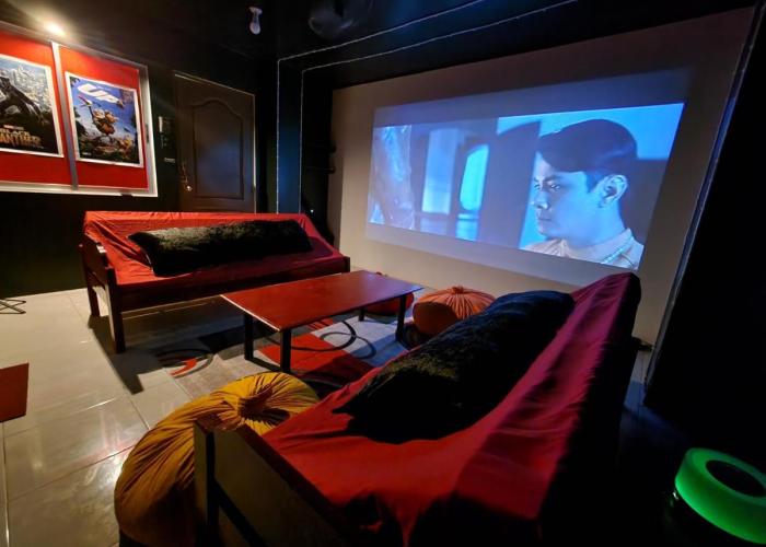 Watch Eat Movieroom