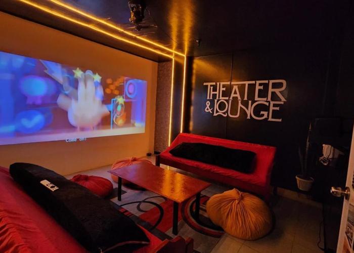 Watch Eat Movieroom