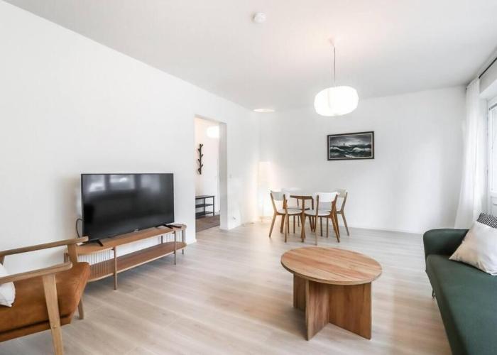 Cosy flat with good transport connections and Free parking