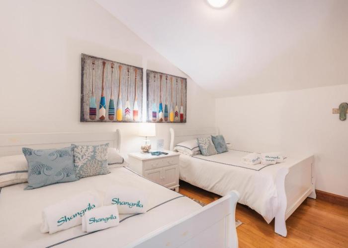 Unique gem penthouse in playa bonita