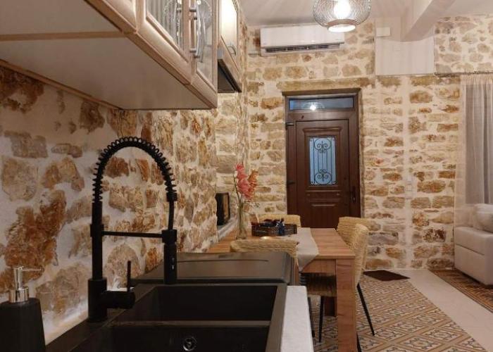 Stone-built Villa Nesseris 80 m2