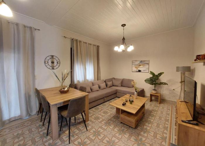 Stone-built Villa Nesseris 80 m2