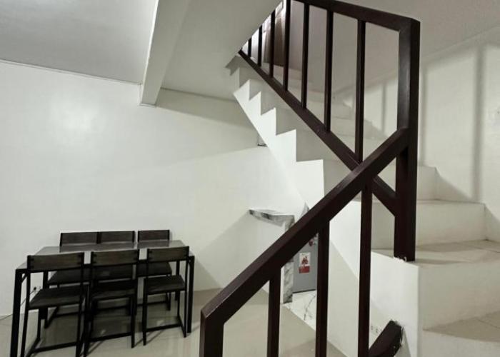 Entire Townhouse - SANTO TOMAS BATANGAS
