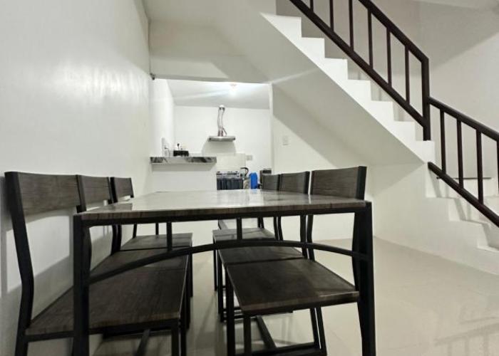 Entire Townhouse - SANTO TOMAS BATANGAS