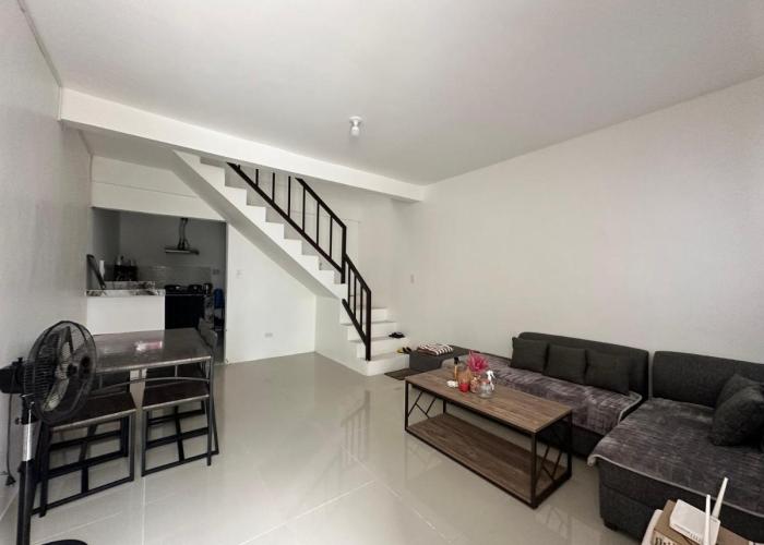 Entire Townhouse - SANTO TOMAS BATANGAS