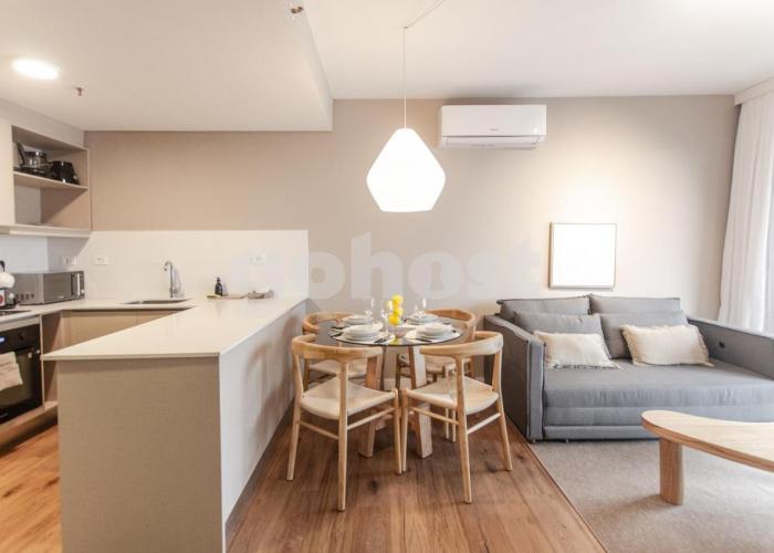 Dazzling Apt One Block From Shopping Del Sol