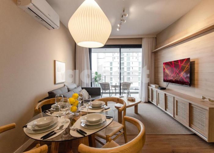 Dazzling Apt One Block From Shopping Del Sol