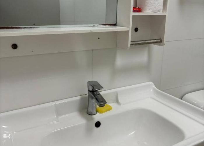 Two bedroom -King sized bedroom-Free parking