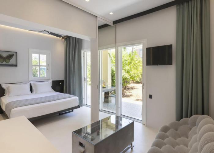 Modern studio in the heart of Old Port in Spetses