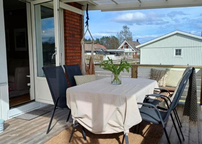Havsnära villa med badtunna