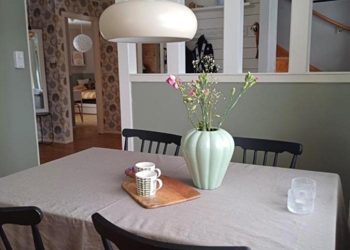 Havsnära villa med badtunna