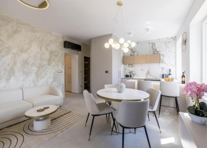 Apartment Hedonist