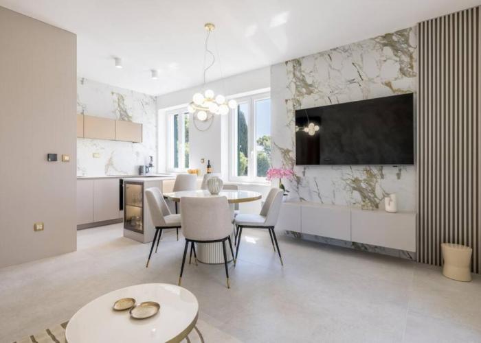 Apartment Hedonist