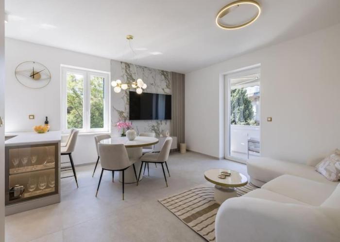 Apartment Hedonist