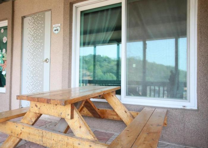 Suncheon Bay Wind Hill House