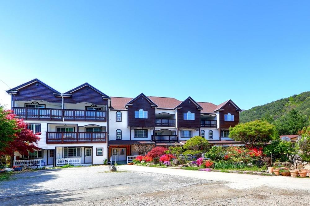 Muju Snow Country Pension