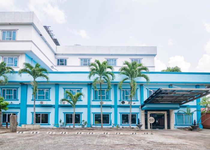 Collection O Senapelan Near Rsud Petala Bumi Formerly De Town Hotel