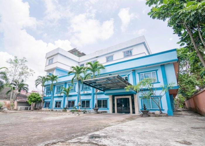 Collection O Senapelan Near Rsud Petala Bumi Formerly De Town Hotel