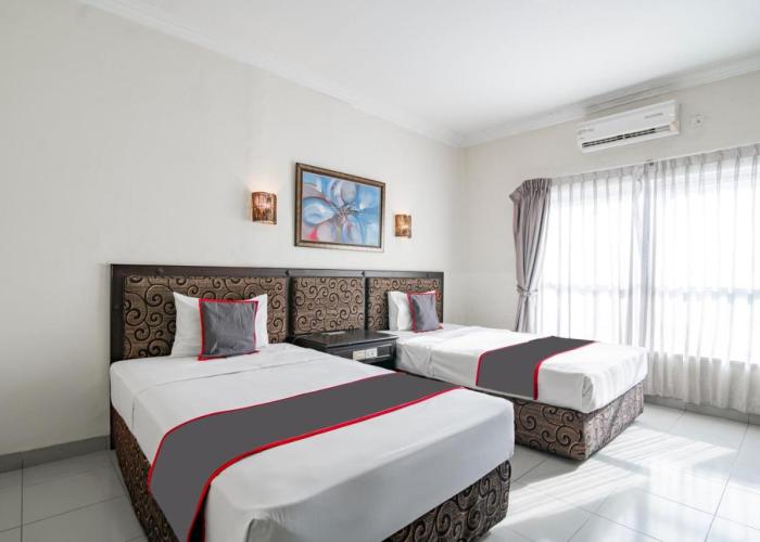 Collection O Senapelan Near Rsud Petala Bumi Formerly De Town Hotel
