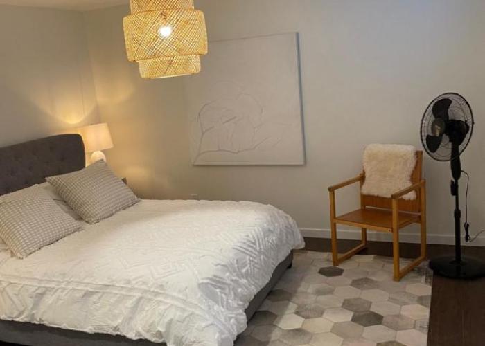 Cozy and modern Pemberton Heights Suite