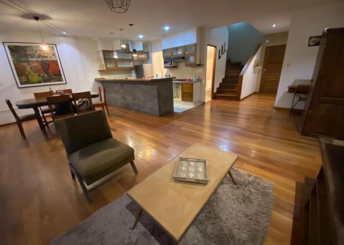 Departamento de 2 pisos en zona norte Cochabamba