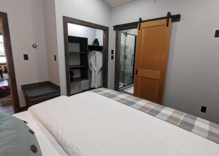 Skyline Suite 2Bdrm King