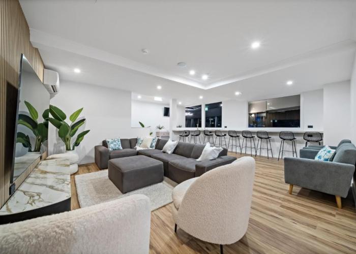 The Pier Pods on the water- 50m from Townsville bus terminal and ferry terminal- Passport ID requried