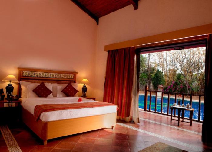 Lagoon Bay Hotel at Leonia