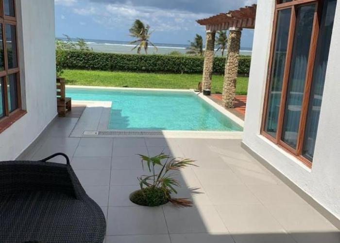 Luxurious Beachfront Villa with Private Pool - Sultan Palace