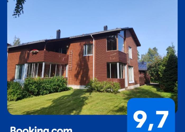 Lakeside Retreat near the University, with 2 free parking spots