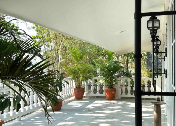 Charming 6BD Villa , Pool, Wi-Fi, Solar Energy