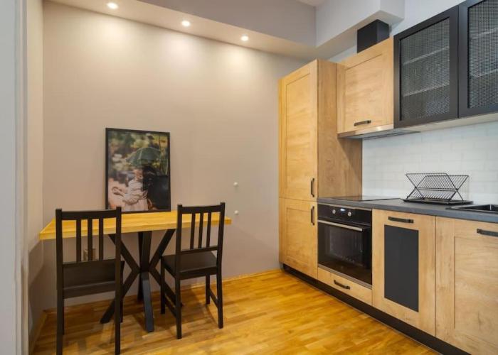Modern design 1 bdrm, 4 guests, Top cente, Near Parliament, Self check-in