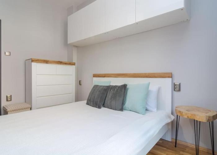 Modern design 1 bdrm, 4 guests, Top cente, Near Parliament, Self check-in