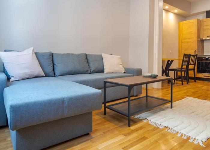 Modern design 1 bdrm, 4 guests, Top cente, Near Parliament, Self check-in