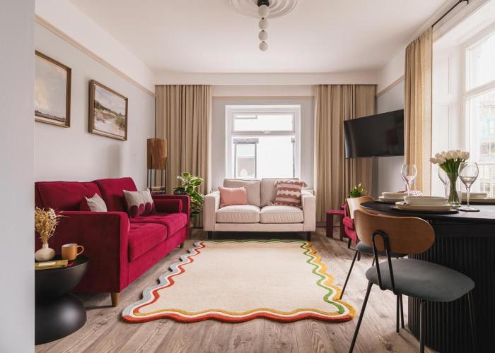 Crescent Retreat